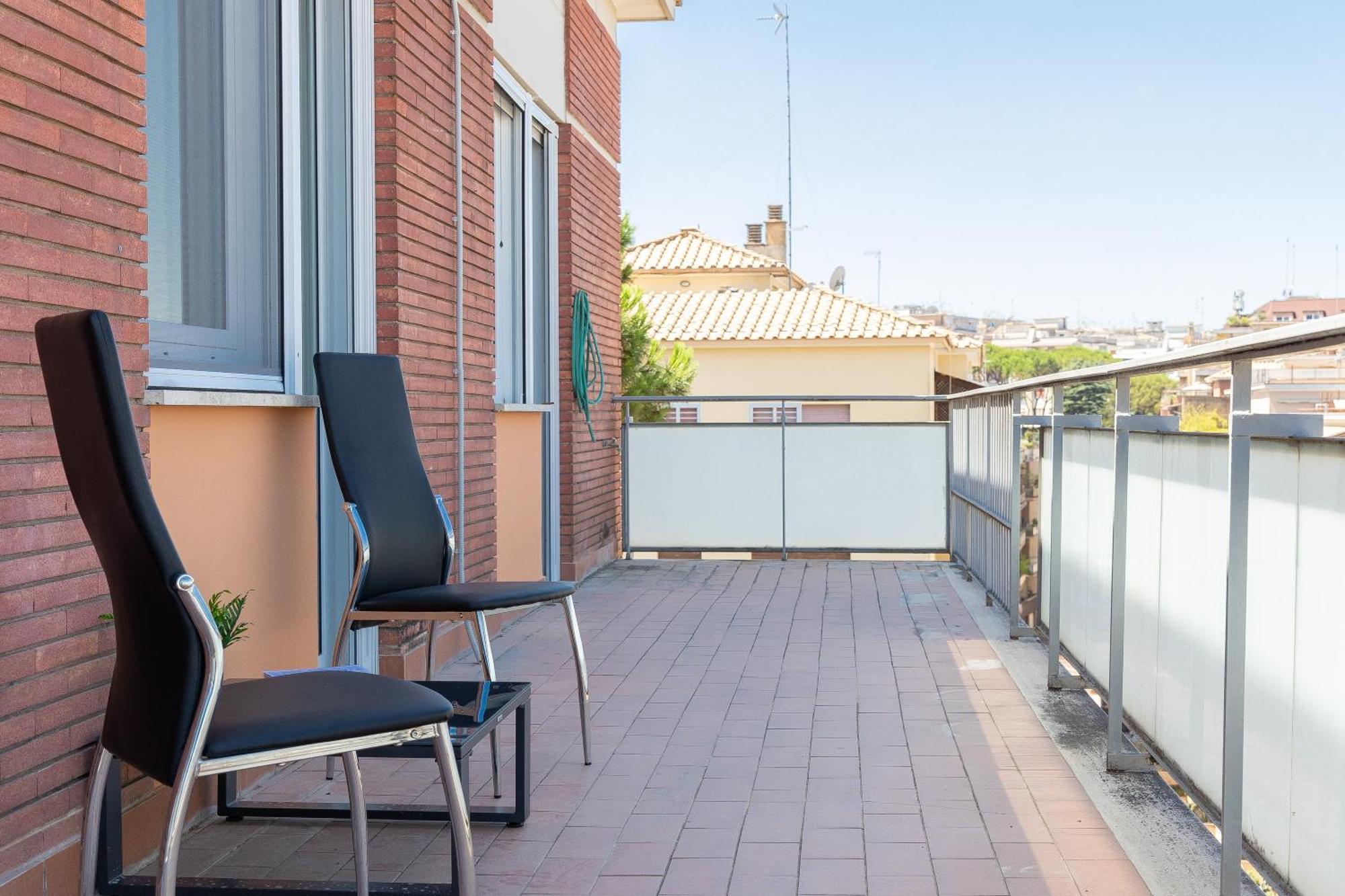 Baldo By In Apartment *